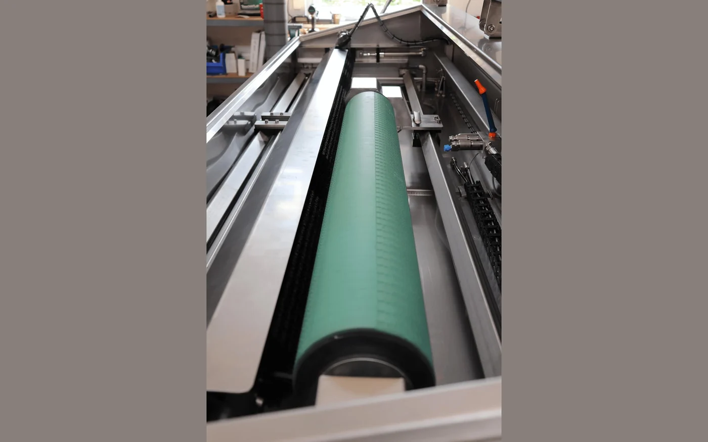 Sleeve washer in operation