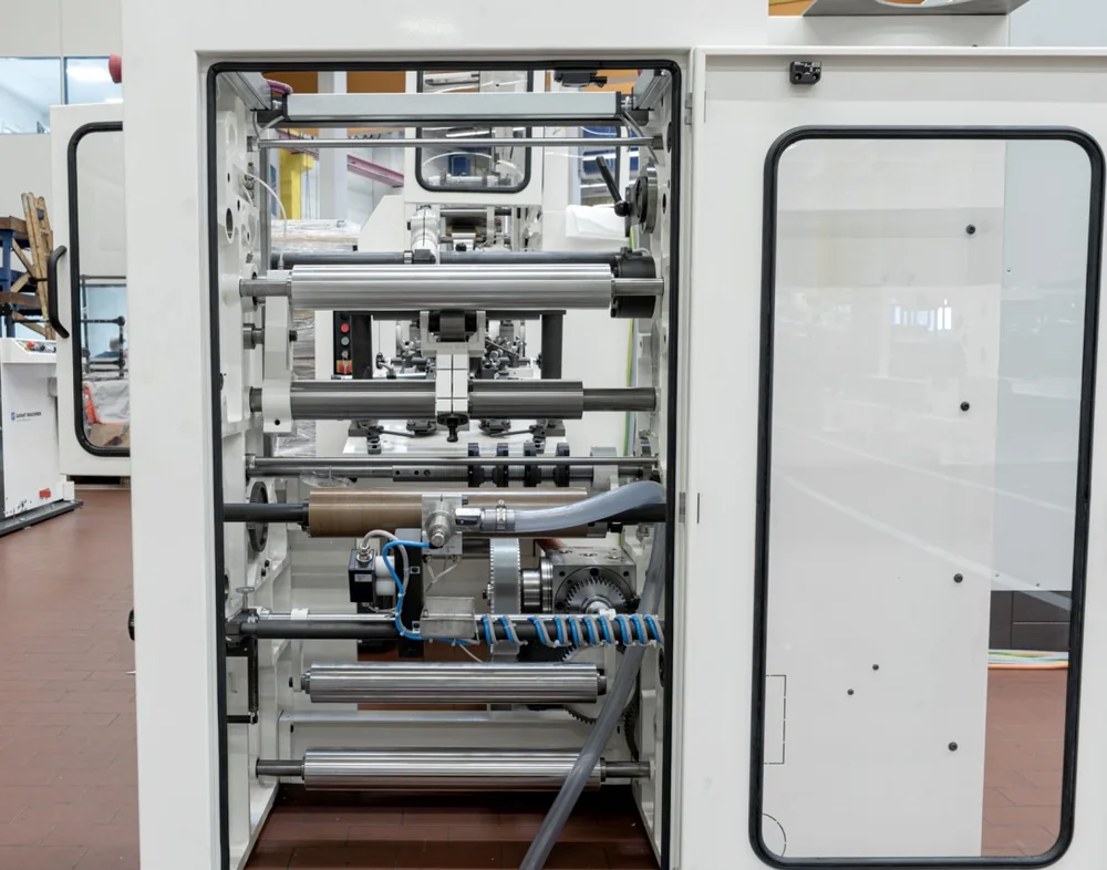 TRIUMPH S — open guarding showing reel and forming