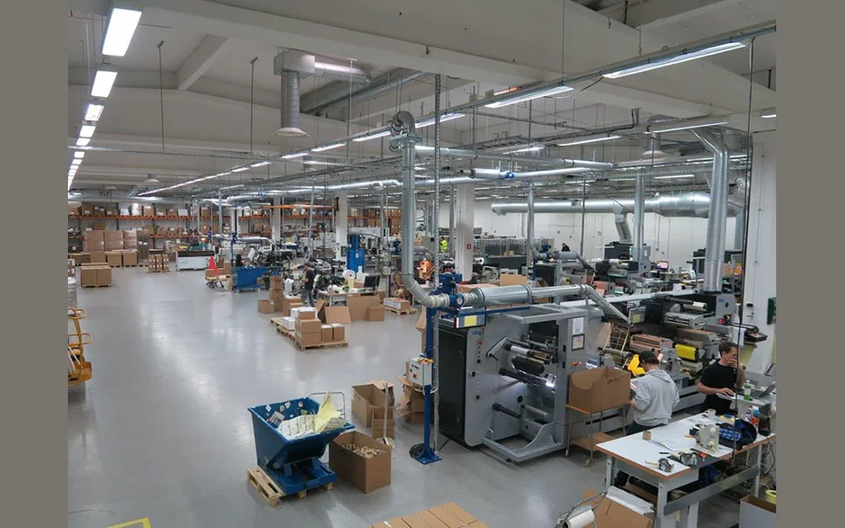 Central system in a production hall