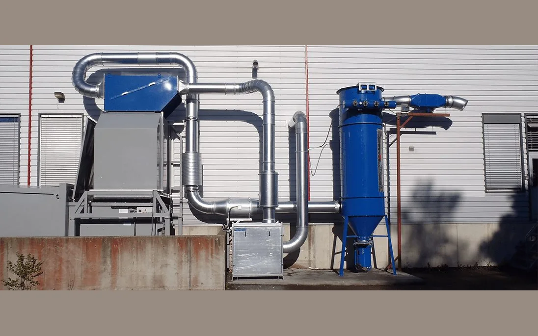 Waste container and filter