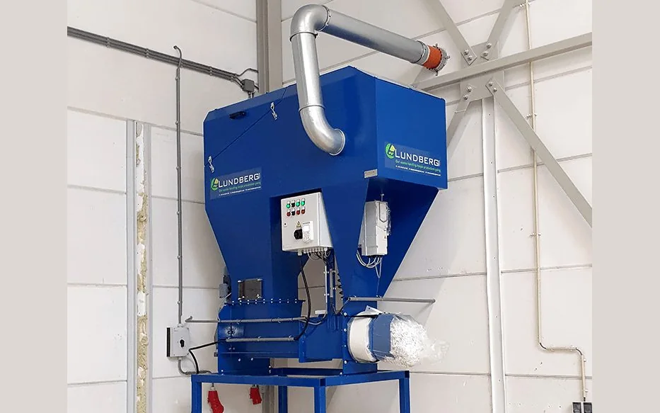 TrimCompactor 140 installed