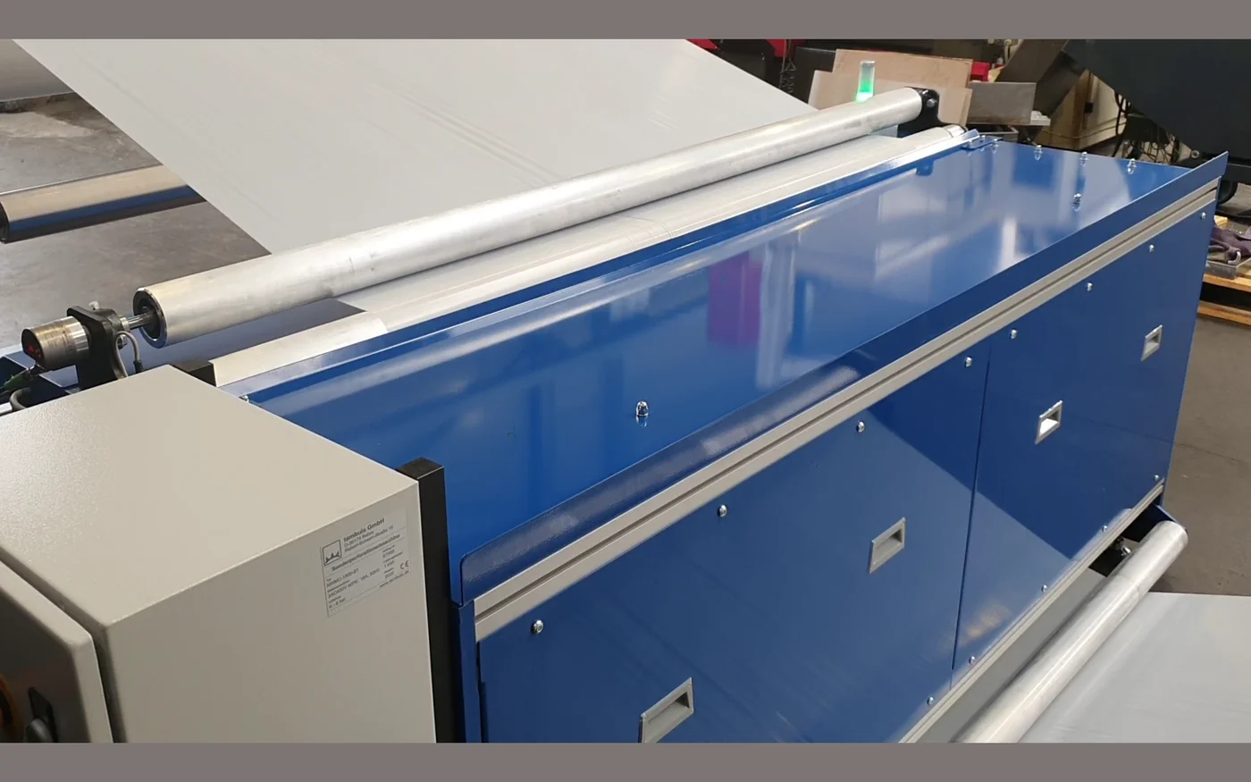Tambula cold perforation machine for extensible films