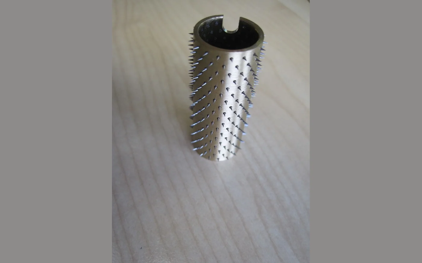 Spiked roller pin detail